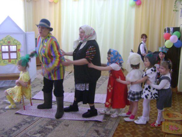 Детский спектакль с участием взрослых