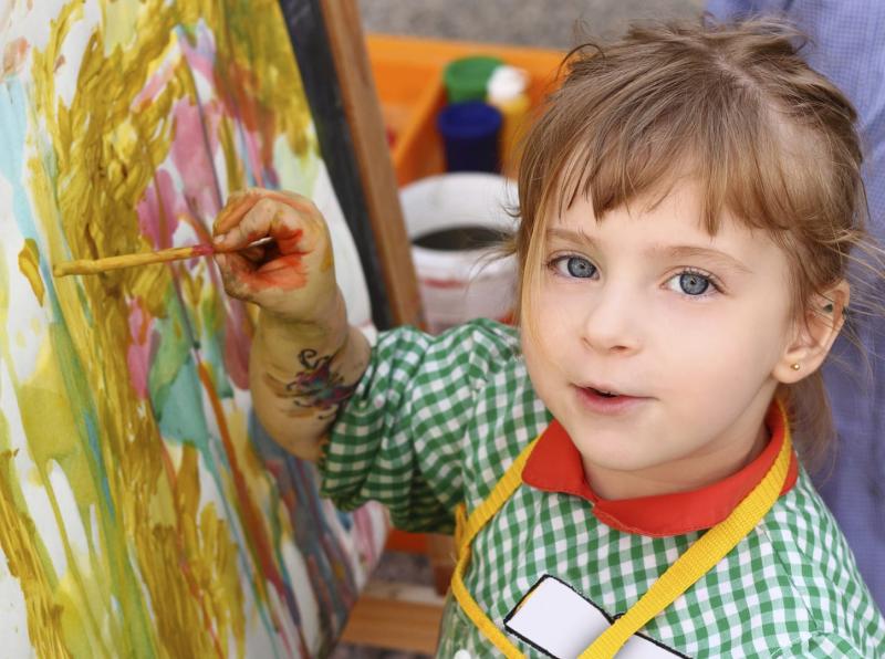 Художественно-эстетическое развитие в ДОУ направлено на формирование вкуса прекрасного в детях и желания создавать собственные произведения искусства