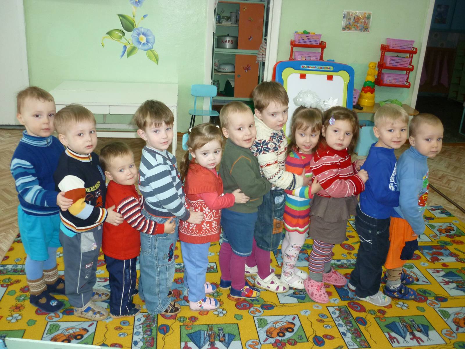 Фото детей в детском саду играют в