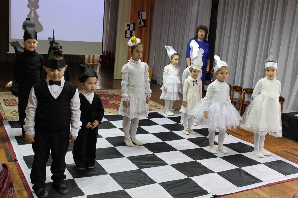 Костюмы шахматных фигур для детей