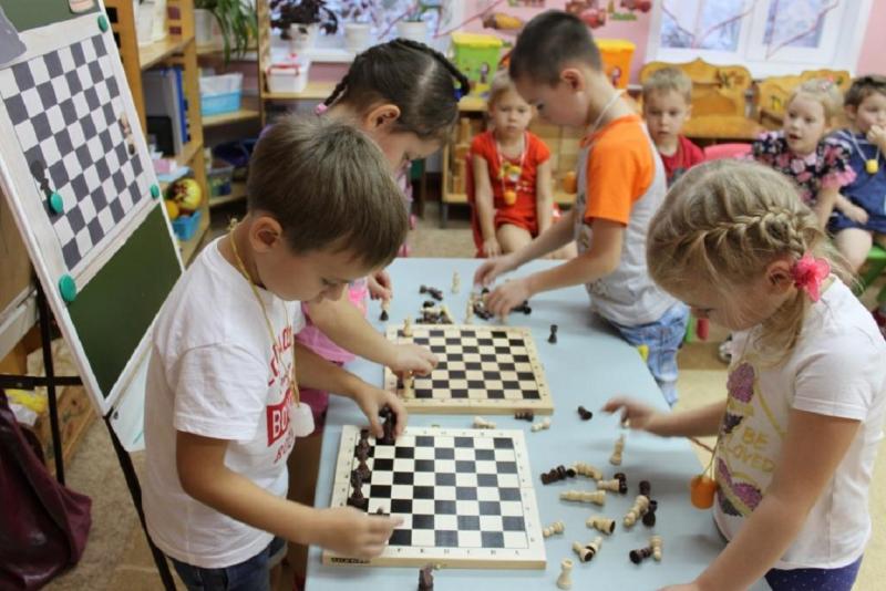 Конспект интеллектуальных игр. Шахматы для детей. Шахматы в детском саду. Занятия для детей по шашкам. Шахматы занятия для детей.