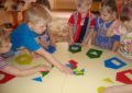 Осваивать матетматические понятия в раннем и младшем дошкольном возрасте лучше всего в игровой форме