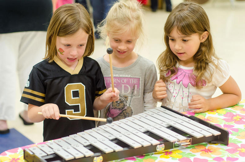Музыкальные занятия необходимы для гармоничного развития личности старших дошкольников.