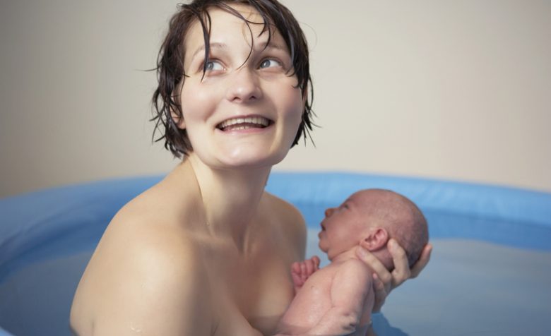 Роды в воде - для пользы мамы и ребёнка